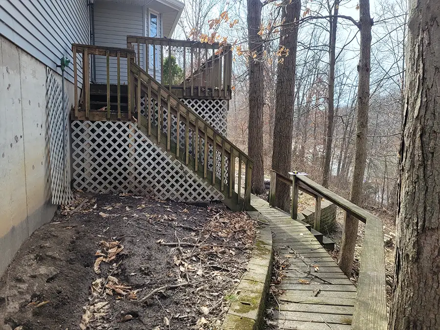 Monarch Landscaping - Projects - Howard backyard retaining wall, walkway and patio - before - Springfield, IL